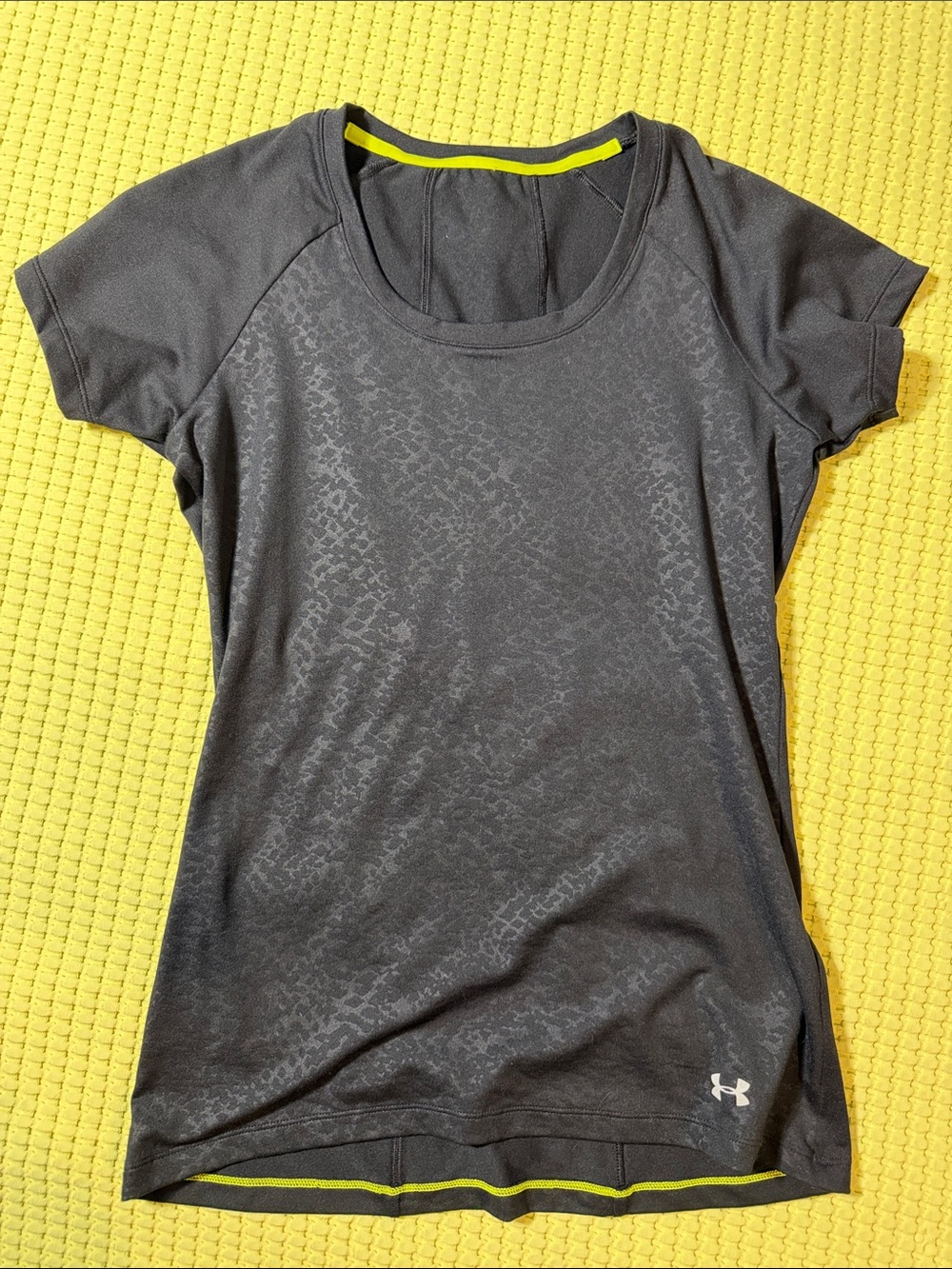 Under Armour Women's Boack Performance Tee with Neon Yellow Trim